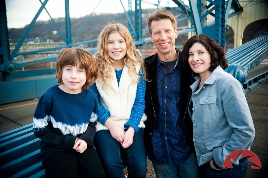 candid family photos in pittsburgh