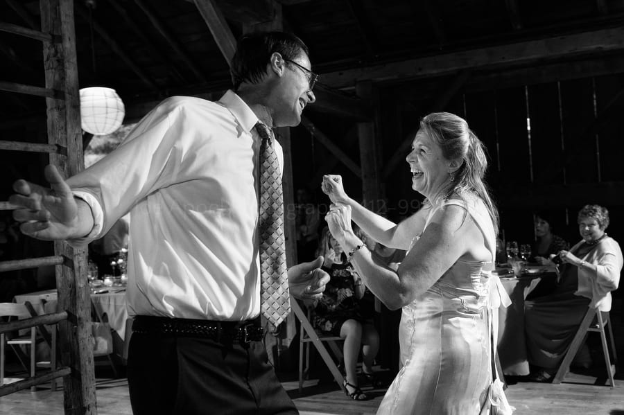 summer outdoor wedding photography at the barn at Fallingwater fallingwater wedding photography